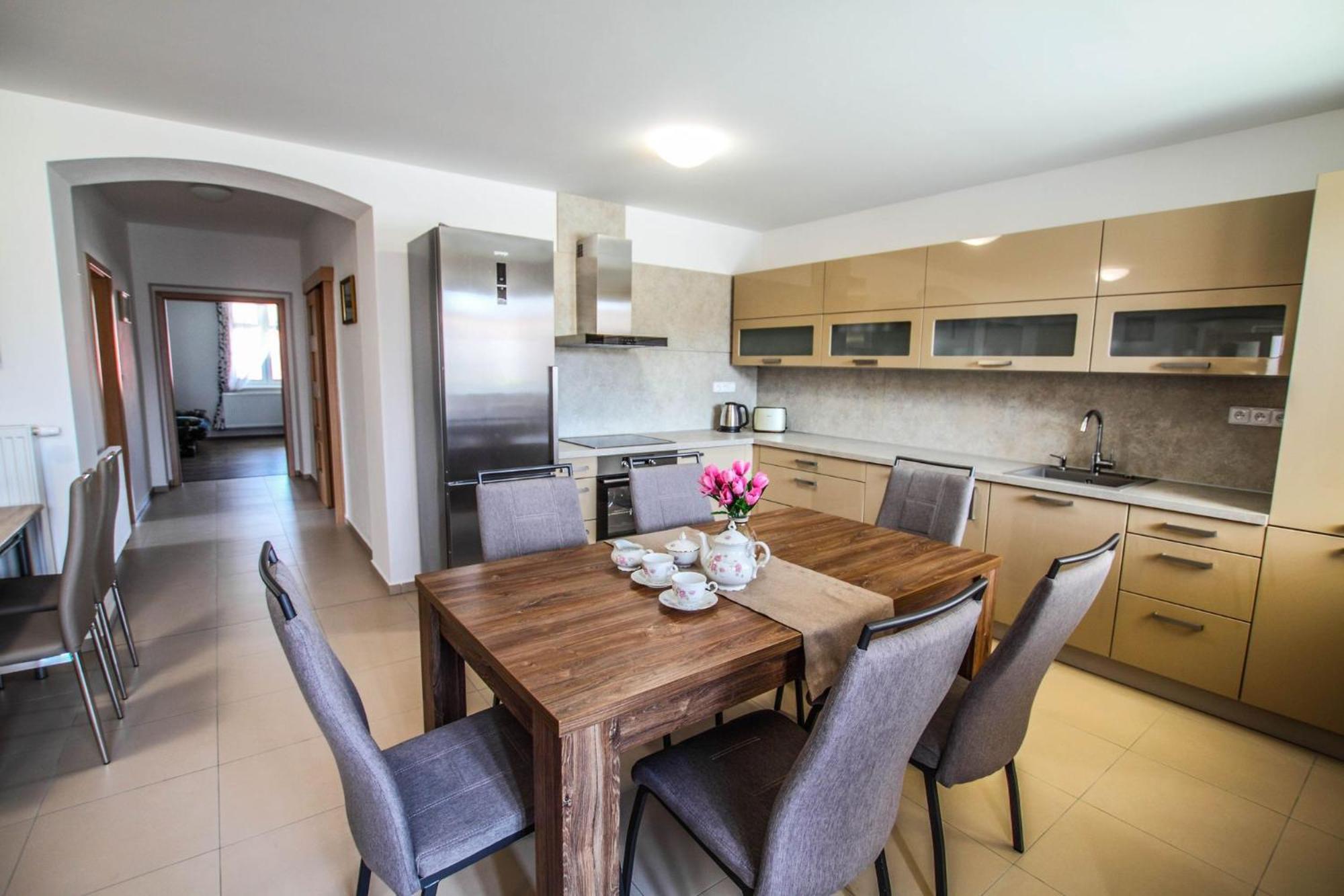 Apartment Emilia *